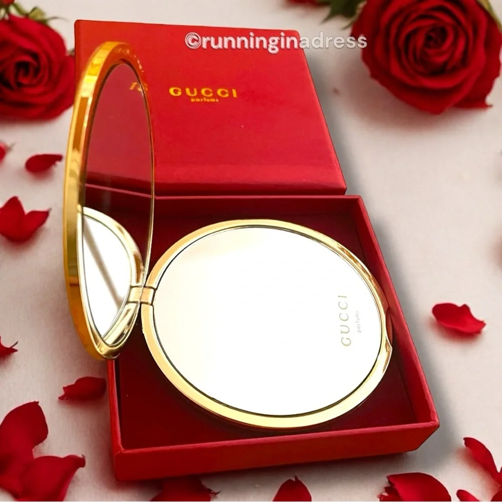 New Limited Edition Gucci Embossed Monogram Compact Double Mirror In Gold - Picture 7 of 16